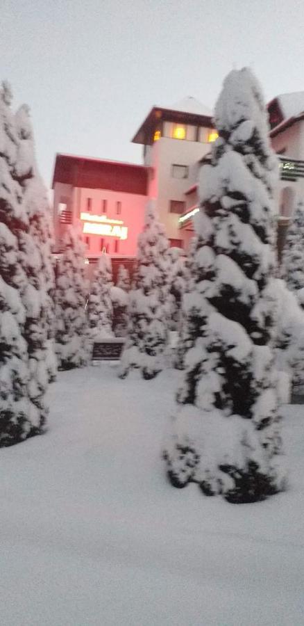 Hotel Miraj Poiana Brasov Buitenkant foto