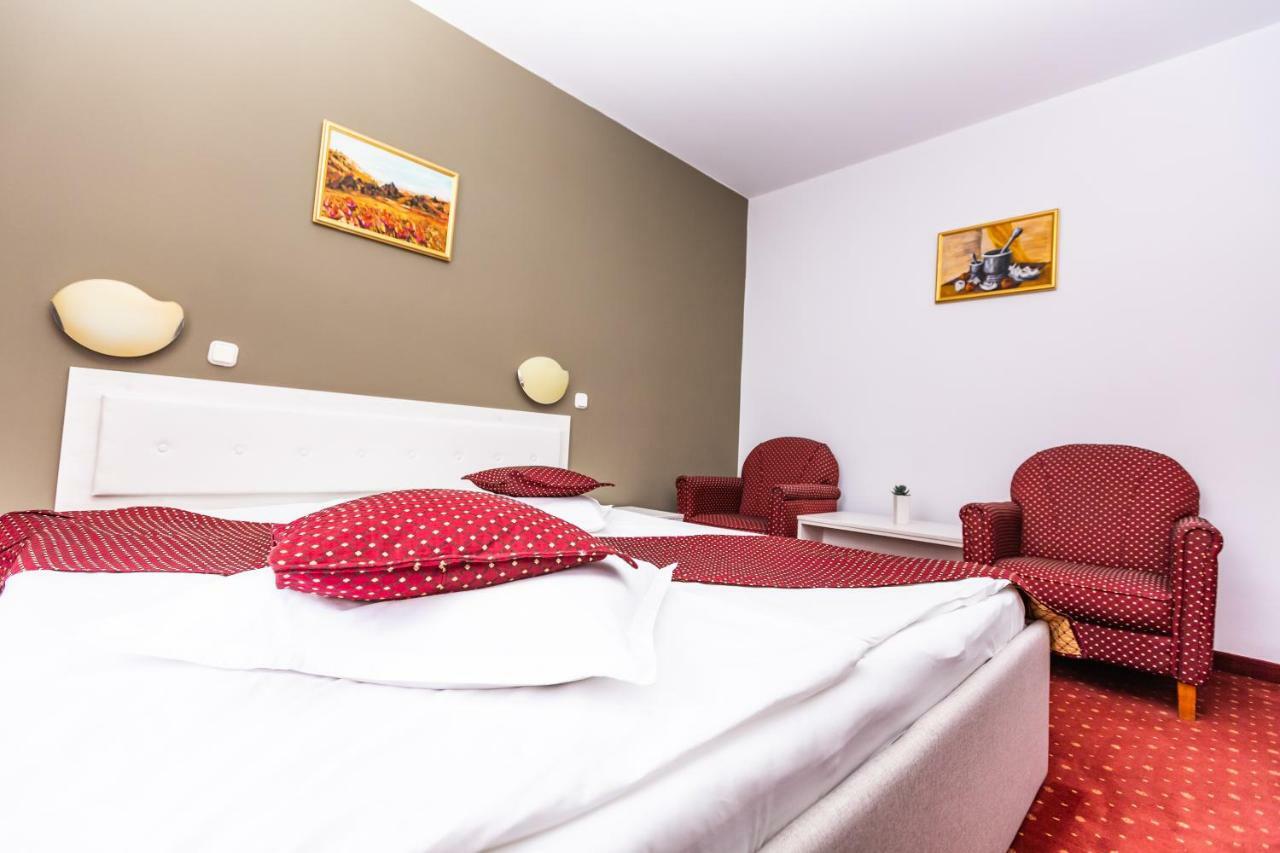 Hotel Miraj Poiana Brasov Buitenkant foto